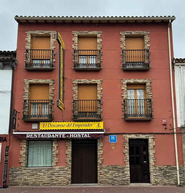 Hostal El Descanso Del Emperador - Image 1