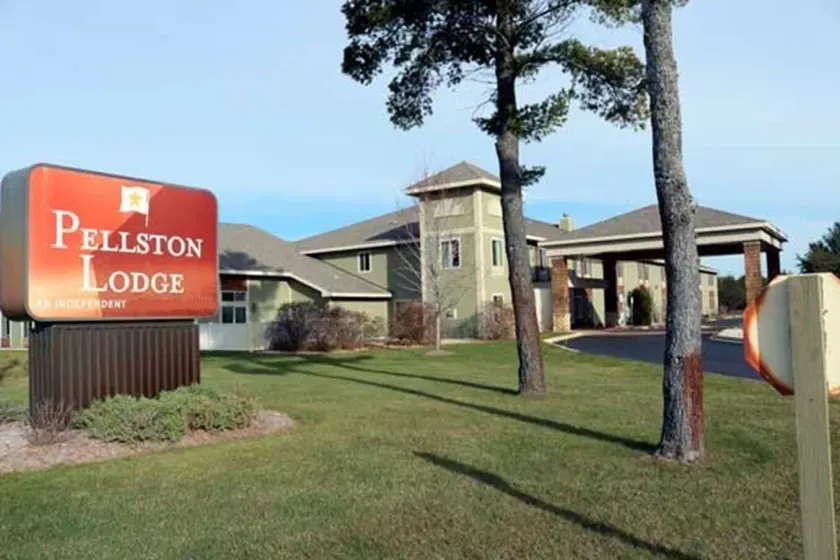 Pellston Lodge - Image 1