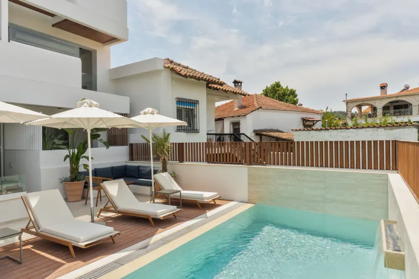 Palm Boutique Suites - Image 1