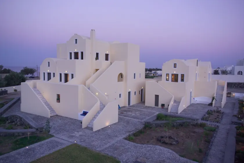 Dagris Villa Studios - Image 1