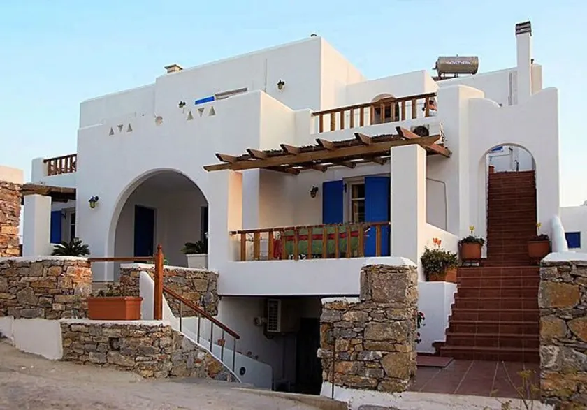 Dafnis Studios & Apartments - Image 1