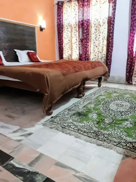 Hotel Plaza Khajuraho - Image 1