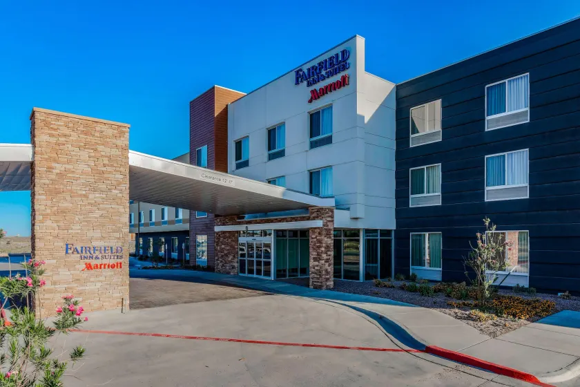 Fairfield Inn & Suites by Marriott Pecos - Image 1
