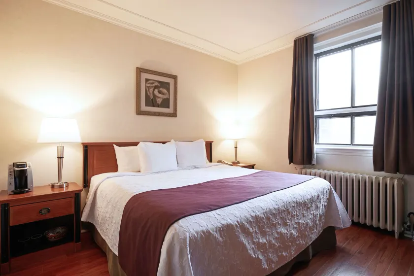Hotel St-Denis - Image 1