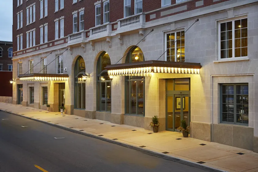 Hotel Julien Dubuque - Image 1