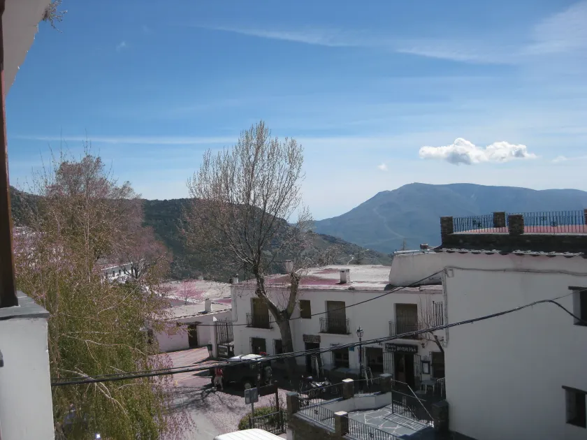 Hostal El Cascapeñas de la Alpujarra - Image 1