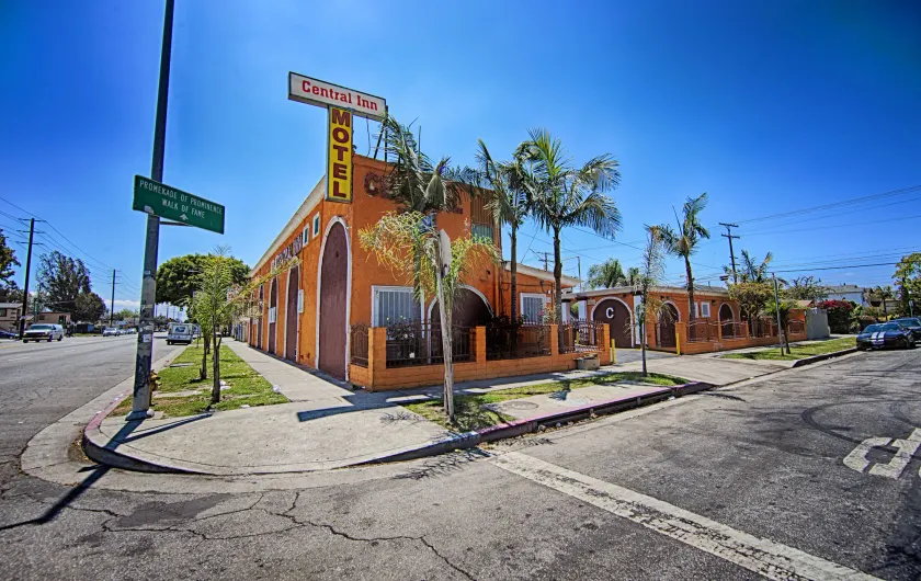 Central Inn Motel - Image 1