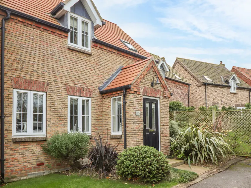 STAKS Cottage - Image 1