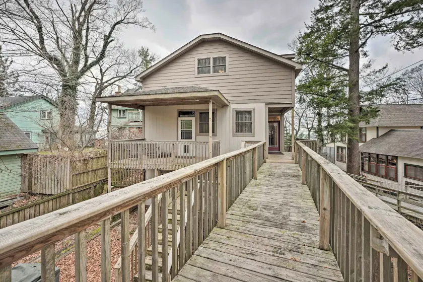 Lake Michigan Waterfront Home: 1 Mile to Downtown! - Interiör