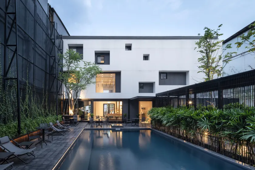 Lilit Bang Lumphu Hotel - Image 1
