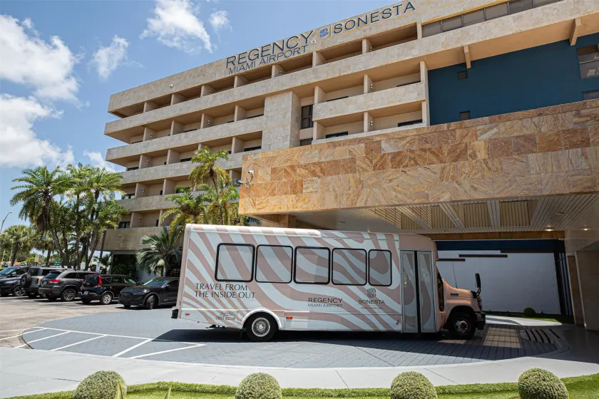 Regency Miami Airport by Sonesta - Image 1