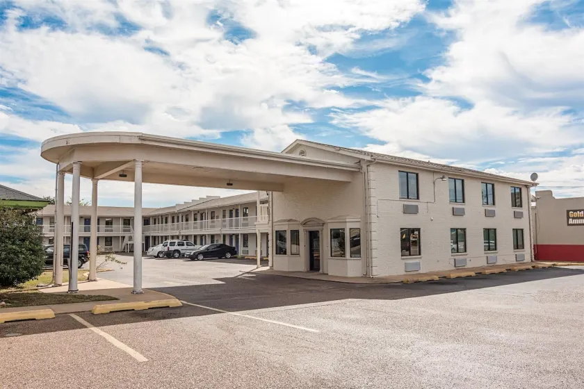 Motel 6-Texarkana, AR - Image 1