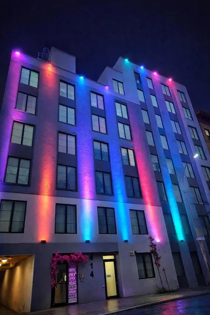 Rose Hotel Near Yankee Stadium - Image 1