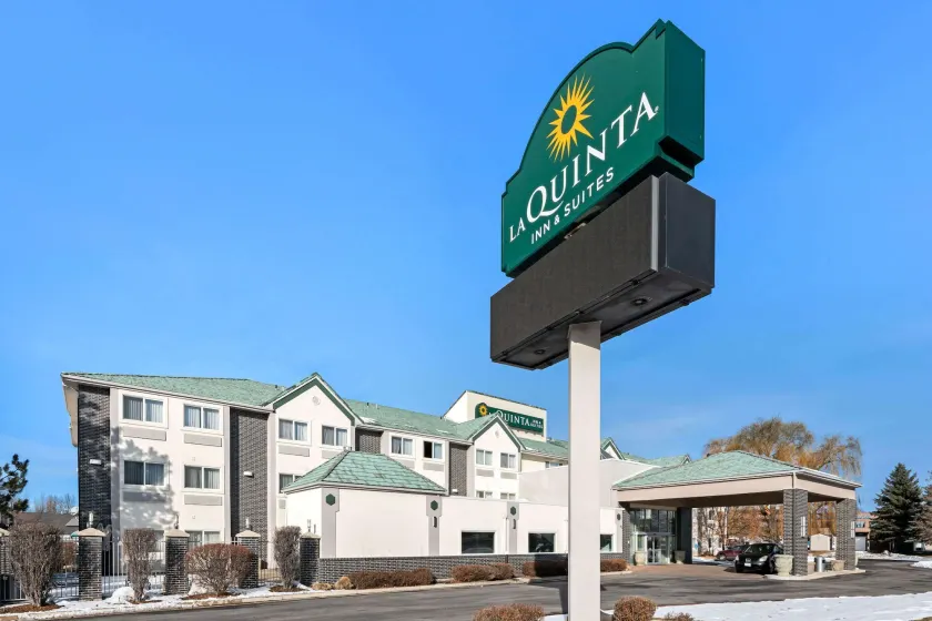 La Quinta by Wyndham Logan - Image 1