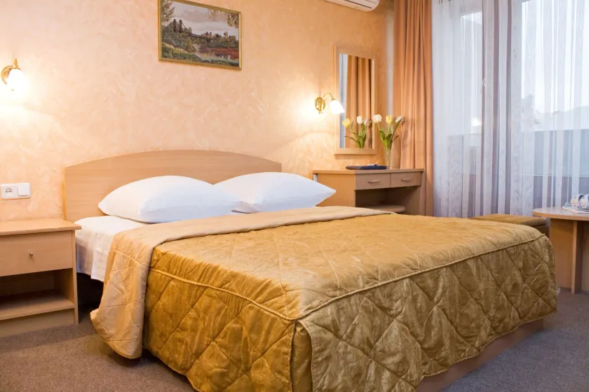 Salute Hotel - Image 1