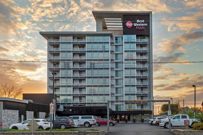 Best Western Plus Gatineau-Ottawa Downtown - Image 1