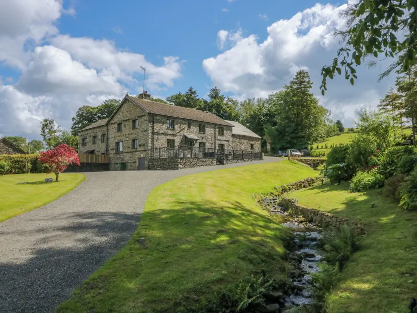 Fell View House - Image 1