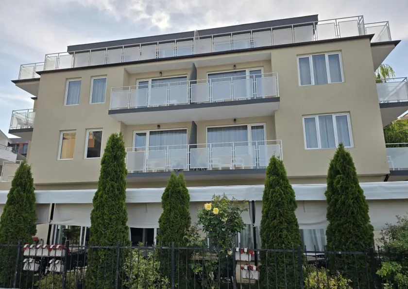 Family Hotel Saga - Image 1