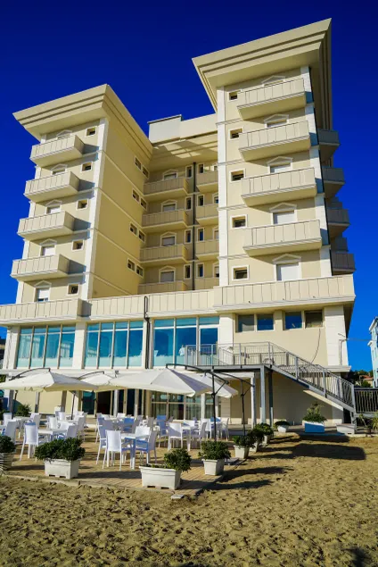 Hotel Imperial Beach - Image 1
