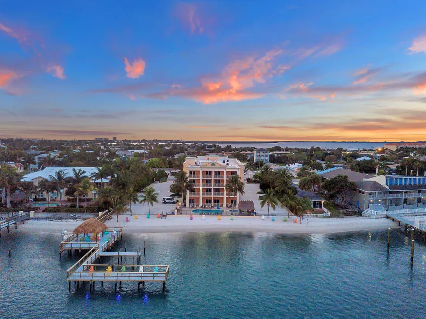 Hutchinson Island Hotel - Image 1