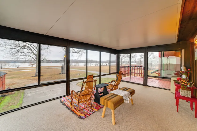 Steps to Shore: Group Getaway on Kentucky Lake! - Image 1