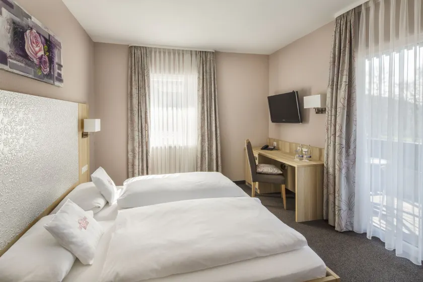 Hotel Schwärs Löwen Freiburg - Image 1