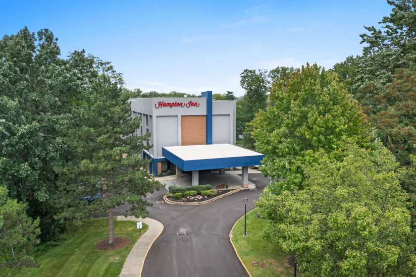 Hampton Inn Cleveland-Westlake - Image 1