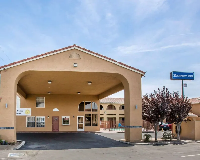 Rodeway Inn Delano - Image 1