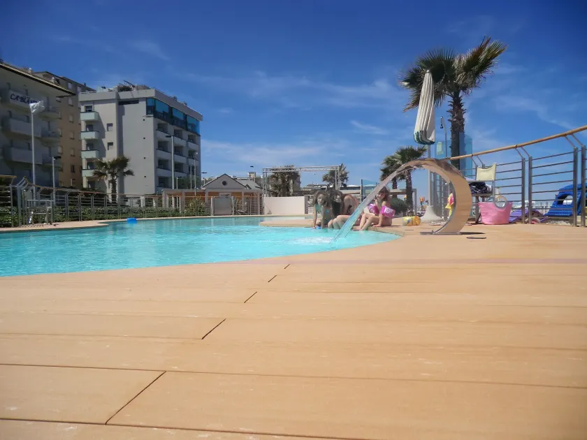 Hotel Commodore - Image 1