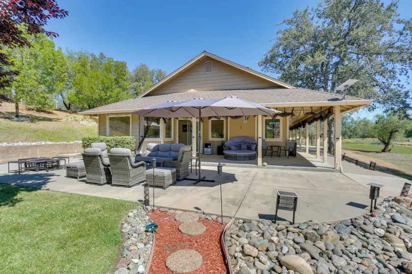 Hot Tub, Game Room, Playset & Fire Pits! - Image 1