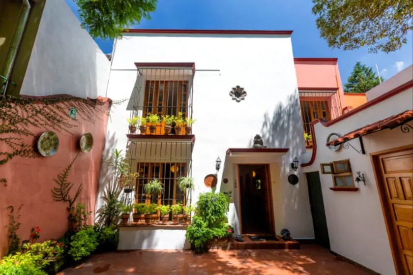 Casa Jacinta Guest House - Image 1
