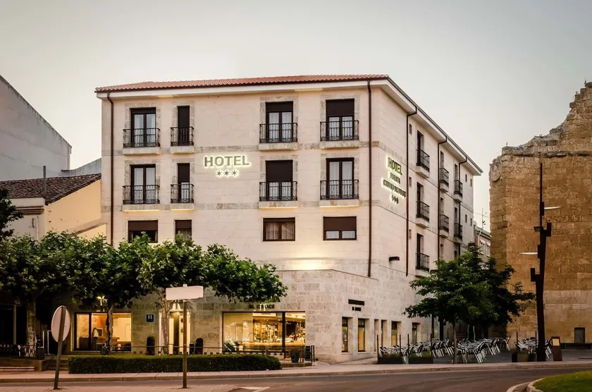 Hotel Puerta Ciudad Rodrigo - Image 1