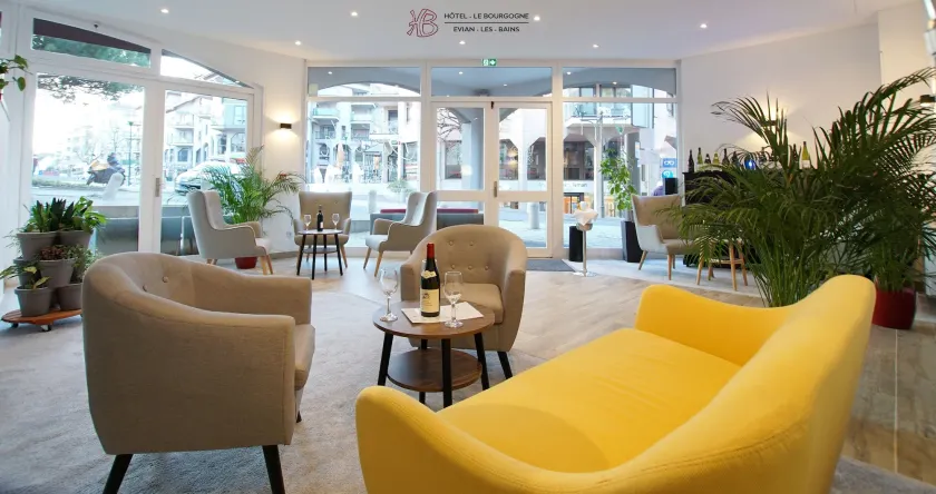 Hotel Le Bourgogne - Image 1
