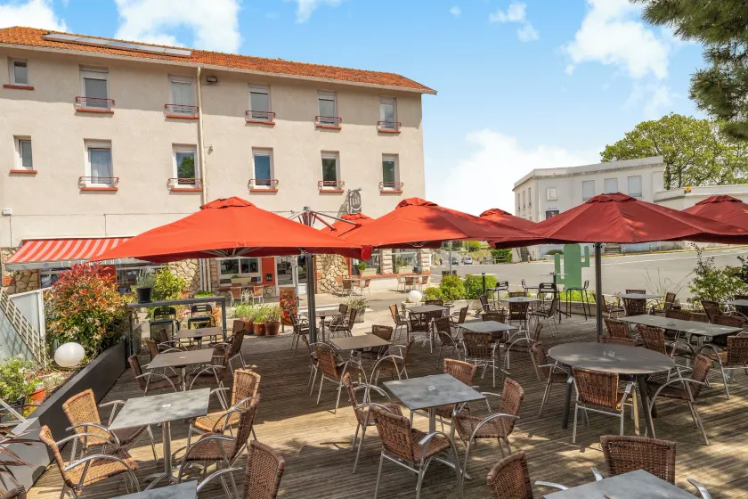 Hôtel Les Pins - Oléron  - Image 1