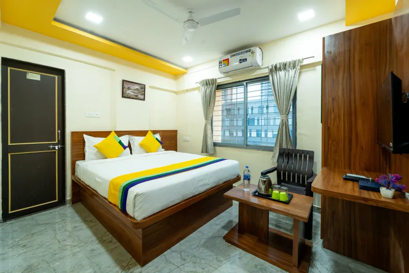 Itsy Hotels Anand Executive, Near Amanora - Image 1