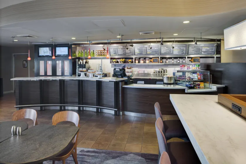 Courtyard by Marriott Providence Warwick - Image 1