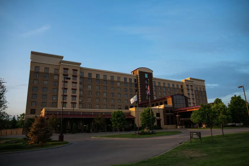 Embassy Suites by Hilton Minneapolis North - Image 1