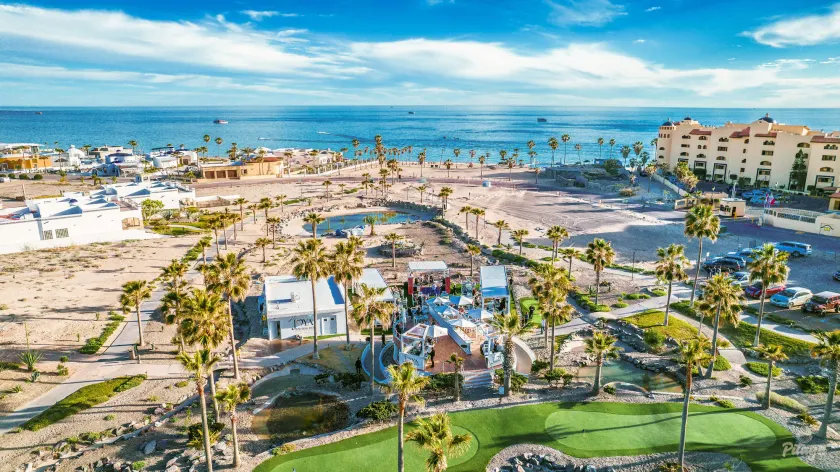 Casa Blanca Golf Villas Perfect For a Relaxing Vacation - Image 1