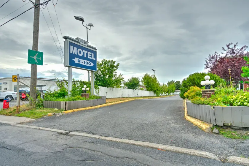 Motel R-100 - Image 1