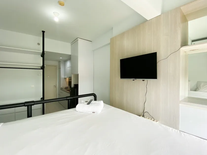 Simply Look Studio Room at Patraland Urbano Apartment By Travelio - Værelse