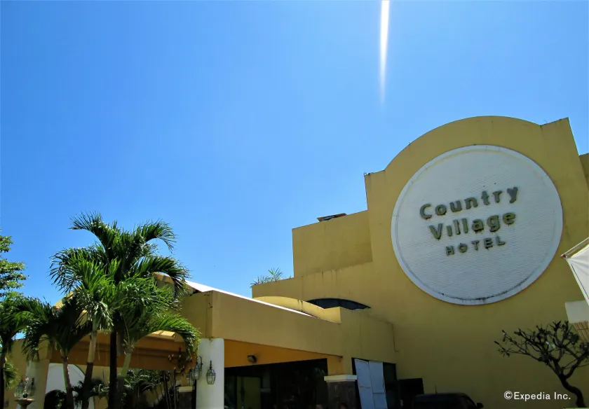 Country Village Hotel - Image 1