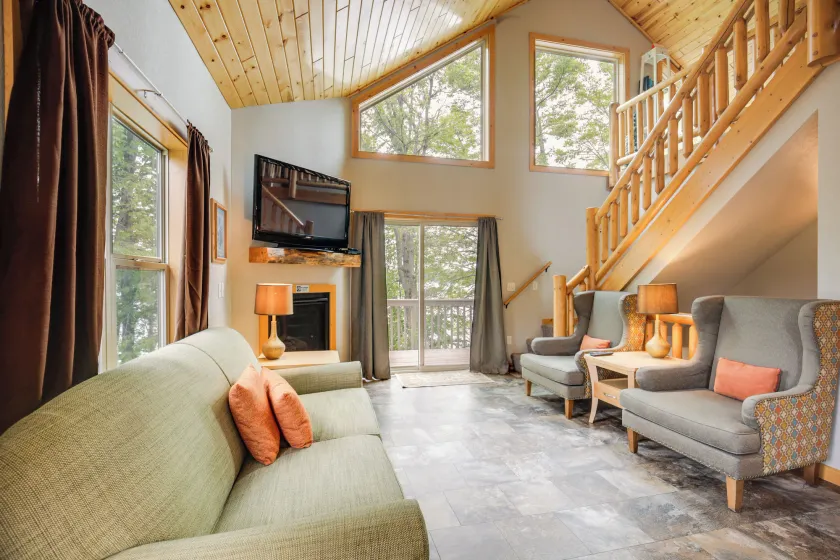 Lakefront Wisconsin Cabin: Dock, Walk to Beach! - Image 1