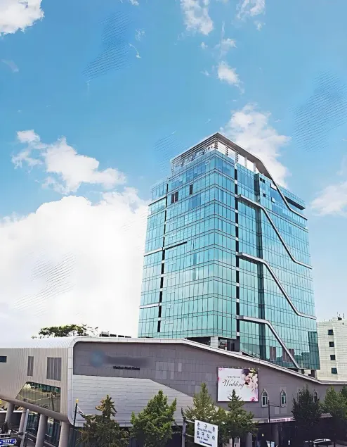 Harbor Park Hotel - Image 1