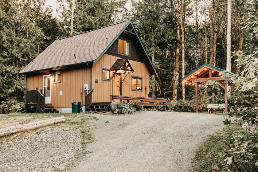 Mt Baker Lodging - Cabin 67 - Private 2-story Cabin With a Private hot tub - Image 1