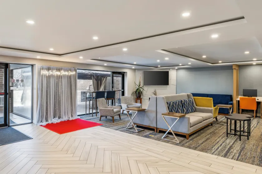 Holiday Inn Express Chicago-Downers Grove by IHG - Image 1