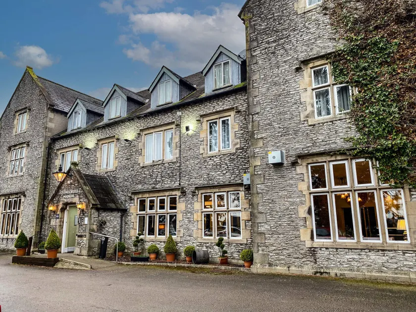 Stonecross Manor Hotel - Image 1