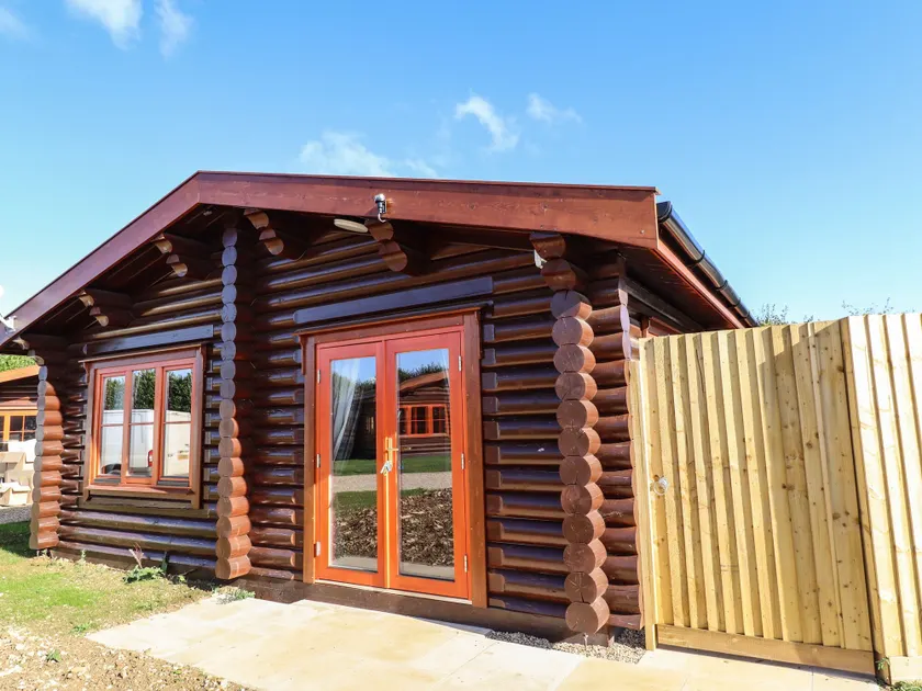 Pine Lodge - Image 1
