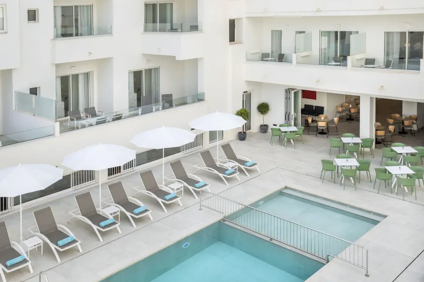 Aparthotel Marina Drach - Image 1