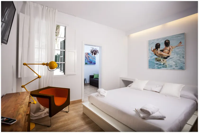 Cheap & Chic Hotel - Image 1
