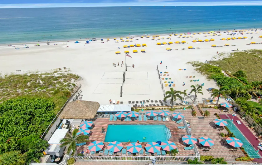 Plaza Beach Hotel - Beachfront Resort - Image 1